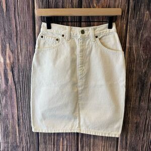 Levi’s White Denim Pencil skirt Vintage made in the USA size 7